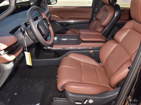 New 2025 Lincoln Navigator L Reserve image 13