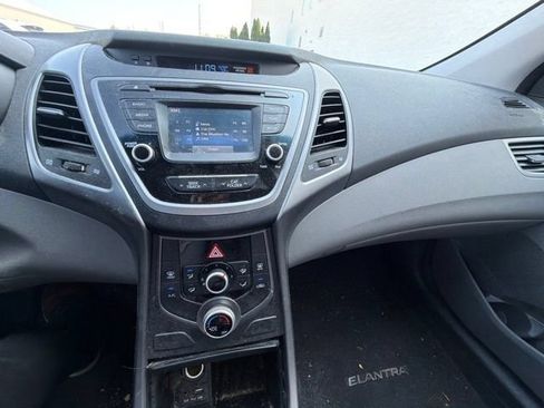 Used 2016 Hyundai Elantra SE w/ Option Group 02 FWD image 8