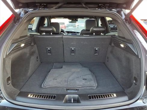 Certified 2023 Cadillac XT4 Premium Luxury w/ Cold Weather Package image 20