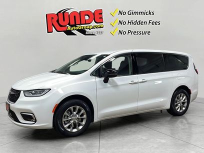Used 2024 Chrysler Pacifica Touring-L