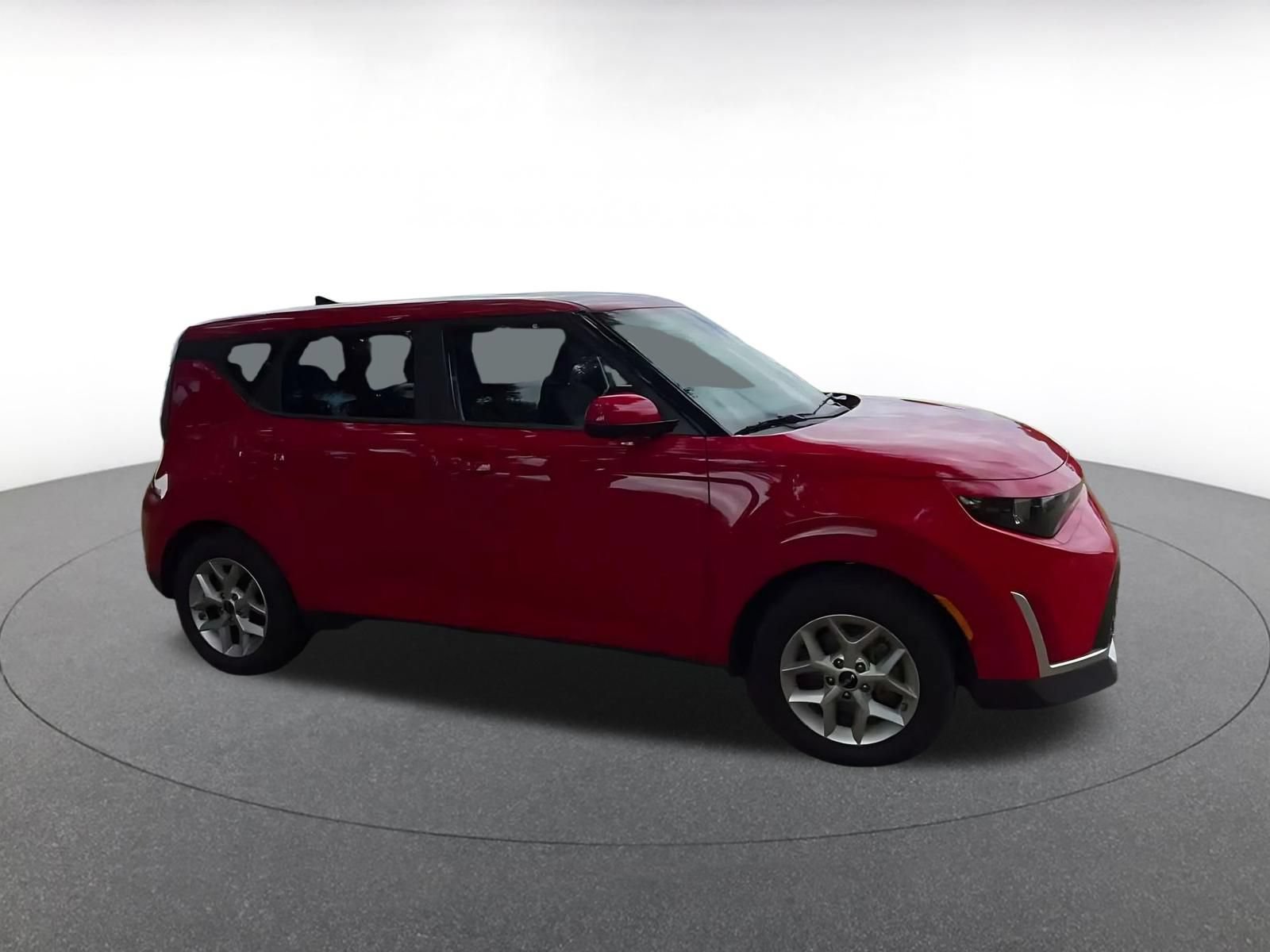 Used 2025 Kia Soul LX w/ LX Technology Package FWD image 2