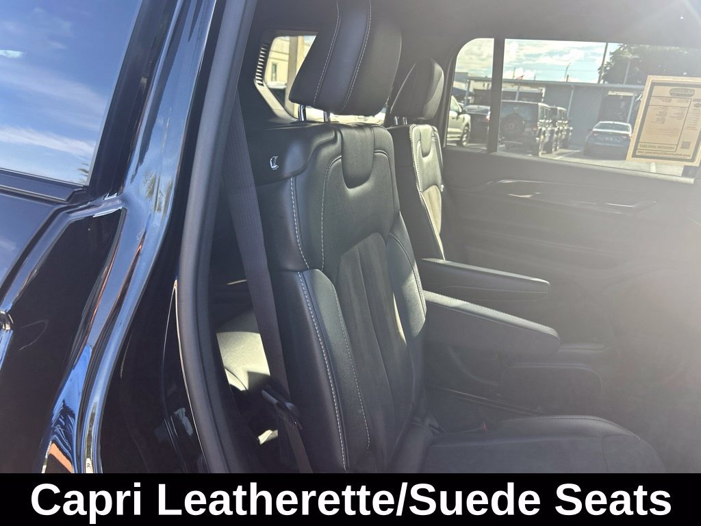 Used 2023 Jeep Grand Cherokee L Laredo AWD/4WD image 27