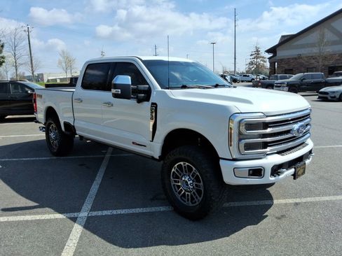 Used 2024 Ford F250 Limited w/ FX4 Off-Road Package image 3