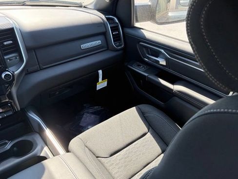 New 2026 RAM 1500 4x4 Crew Cab image 31