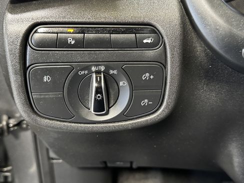 Used 2020 INFINITI QX50 Luxe w/ Navigation Package FWD image 37