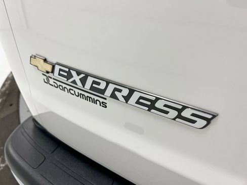 Used 2025 Chevrolet Express 2500 w/ Driver Convenience Package RWD image 24
