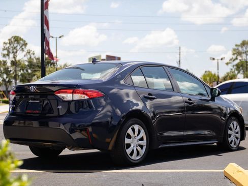 Used 2021 Toyota Corolla LE FWD image 11