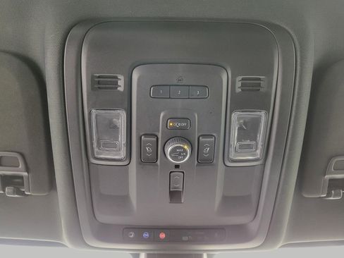 Used 2022 GMC Yukon XL Denali image 18