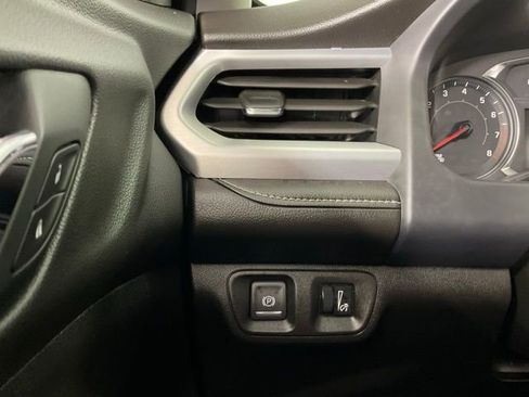 Used 2021 GMC Acadia SLE w/ Driver Convenience Package FWD image 24