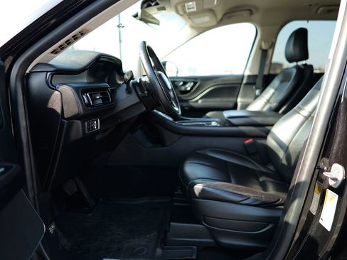 Used 2023 Lincoln Aviator AWD image 17