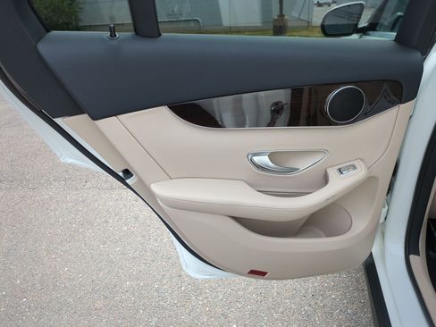 Used 2022 Mercedes-Benz GLC 300 image 29