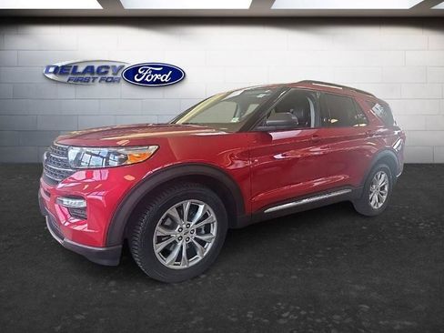 Used 2021 Ford Explorer XLT w/ Equipment Group 202A AWD/4WD image 2