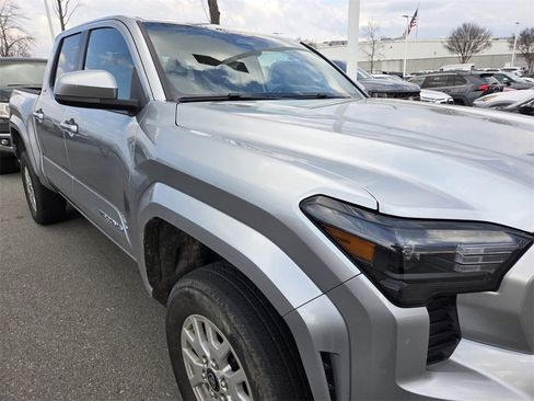 Used 2024 Toyota Tacoma SR5 image 9
