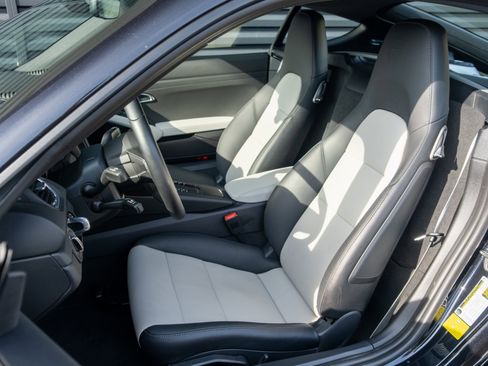 Certified 2024 Porsche 718 Cayman image 5