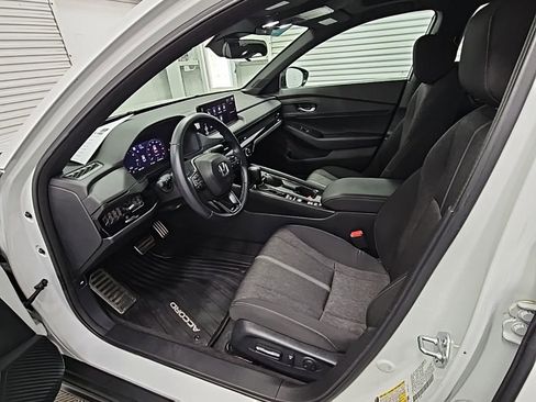 Used 2023 Honda Accord Sport image 11
