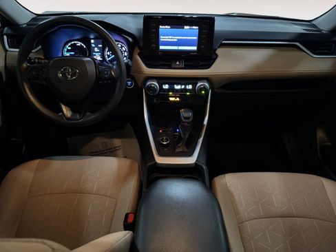 Used 2020 Toyota RAV4 XLE image 14