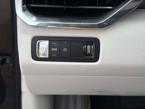 Used 2024 GMC Acadia Denali w/ Super Cruise Package FWD image 27