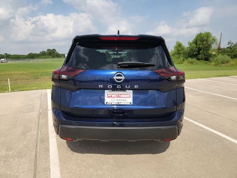 Used 2025 Nissan Rogue SV FWD image 6