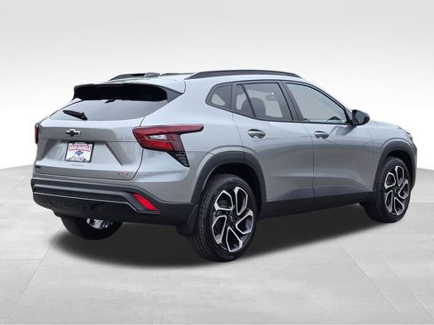 New 2026 Chevrolet Trax RS w/ Sunroof Package FWD image 5