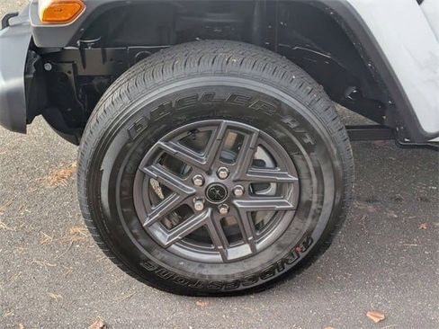 New 2026 Jeep Gladiator Sport image 24