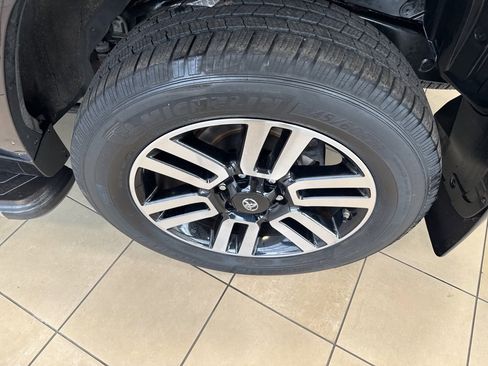 Used 2020 Toyota 4Runner Limited image 10