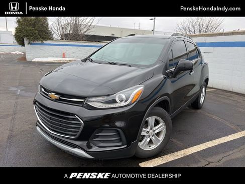Used 2019 Chevrolet Trax LT w/ LT Convenience Package image 1