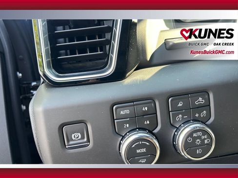 New 2026 GMC Sierra 2500 Denali w/ Denali Reserve Package AWD/4WD image 19