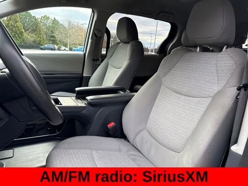 Used 2023 Toyota Sienna LE image 12