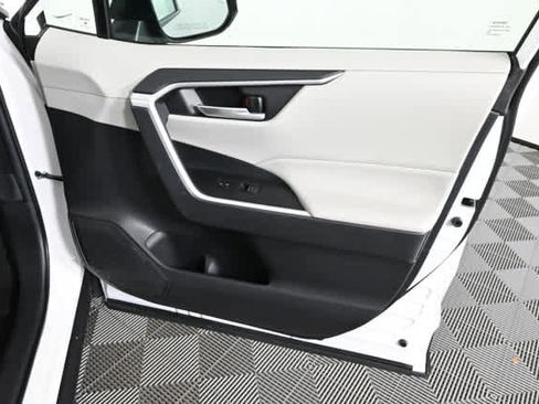 Used 2024 Toyota RAV4 XLE w/ Convenience Package image 13