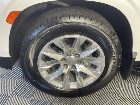 Used 2023 Chevrolet Tahoe Premier AWD/4WD image 11