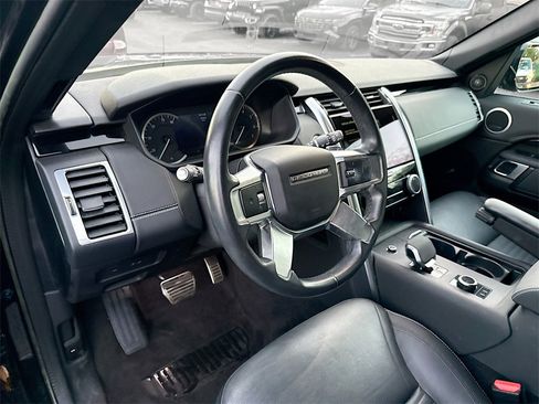 Used 2023 Land Rover Discovery S R-Dynamic image 10