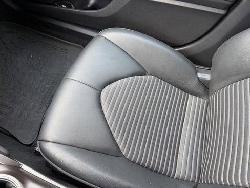 Used 2022 Toyota Camry SE image 27