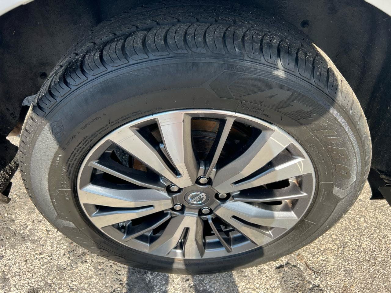 Used 2018 Nissan Pathfinder SV AWD/4WD image 5