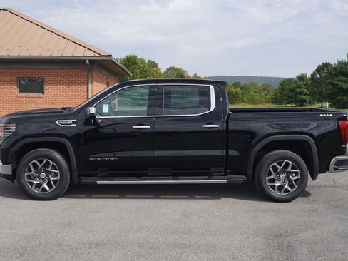 New 2026 GMC Sierra 1500 SLT w/ SLT Premium Package image 8