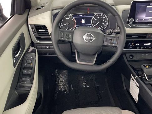 New 2025 Nissan Rogue SV image 14