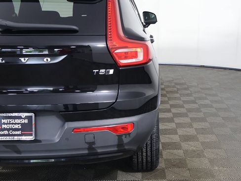 Used 2021 Volvo XC40 T5 R-Design w/ Protection Package Premier AWD/4WD image 17