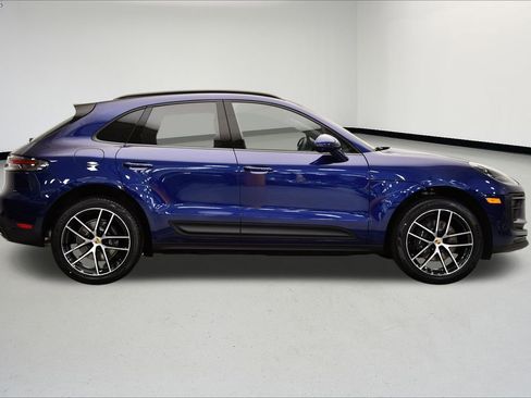 Used 2025 Porsche Macan image 8