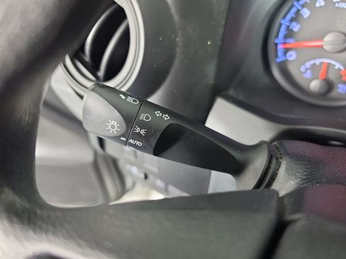 Certified 2022 Toyota Tacoma SR AWD/4WD image 16