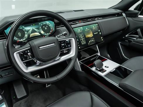New 2025 Land Rover Range Rover SE image 16