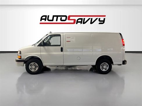 Used 2024 Chevrolet Express 2500 Work Van w/ Driver Convenience Package image 4
