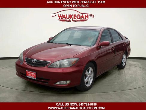 Used 2002 Toyota Camry LE FWD image 1