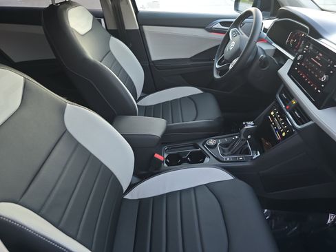 New 2025 Volkswagen Taos SEL image 10