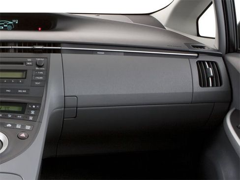 Used 2010 Toyota Prius Three image 18