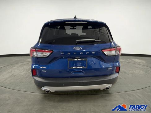 Used 2022 Ford Escape SE w/ Cold Weather Package FWD image 3