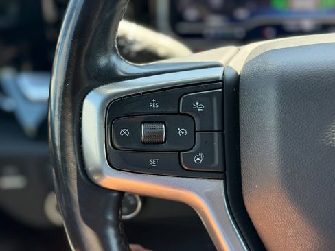 Used 2022 Chevrolet Silverado 1500 LT w/ Z71 Off-Road Package AWD/4WD image 9