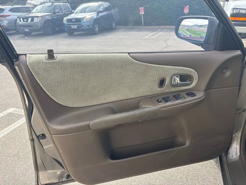 Used 2000 MAZDA Protege DX image 26