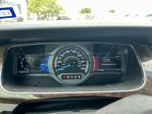 Used 2014 Ford Taurus Limited FWD image 10