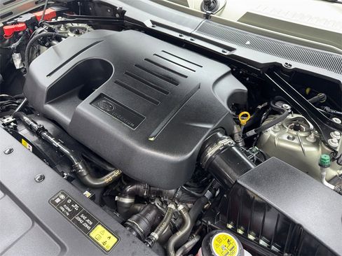 Used 2022 Land Rover Defender 110 SE image 58