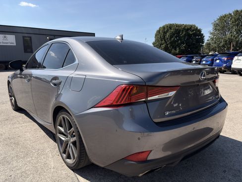 Used 2019 Lexus IS 300 RWD image 3