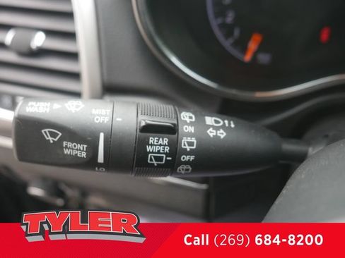 Used 2021 Jeep Grand Cherokee Limited AWD/4WD image 25